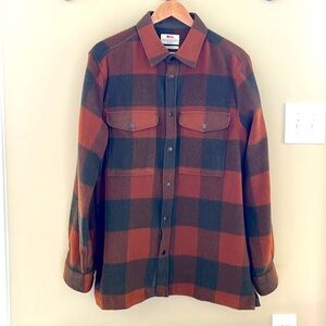 Men’s Fjallraven Button Down Shirt Size Large